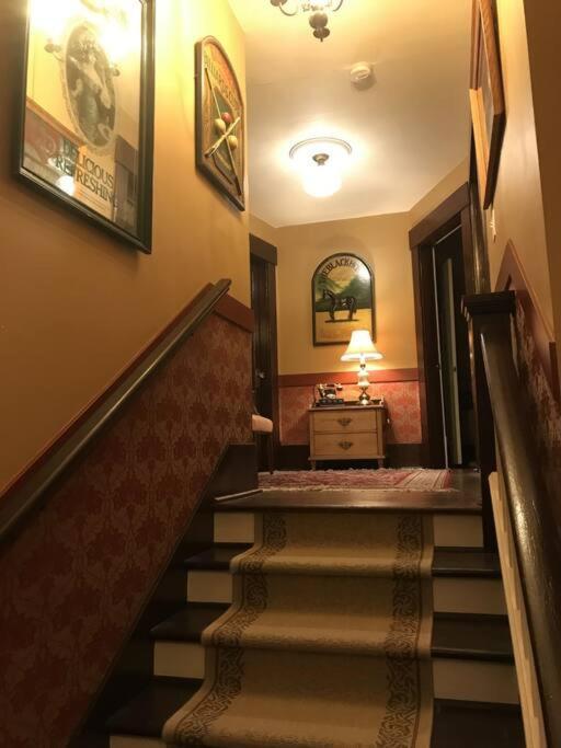 The Hazelhouse Bed & Breakfast Chilliwack Eksteriør bilde